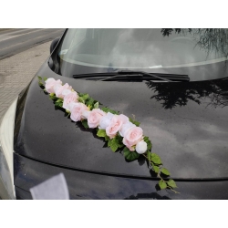 Dekoracja auta do ślubu - kompozycja  girlanda kwiatowa pastelowa rózowa